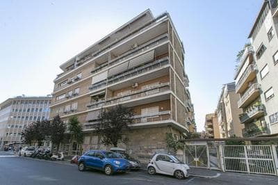 FlamillaHome2 next to Vatican Museums