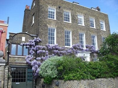 Modern 1-Bed flat,10 min to Hammersmith Tube, with Free Wi-Fi & Netflix