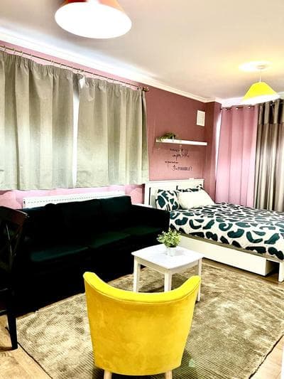 Spacious room near the center