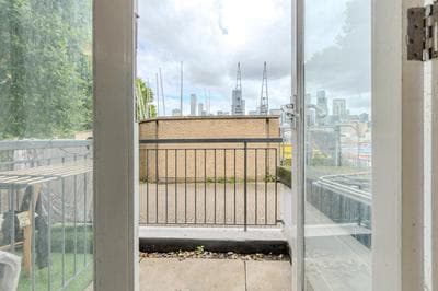 Peaceful 1BR near Canary Warf, 2min Thames River