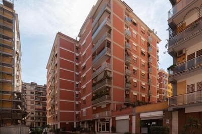 JOIVY Delightful 3-bed flat with balcony