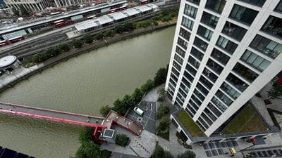 Riverside Retreat 1 Bedroom Luxury Apartments with Private Balcony