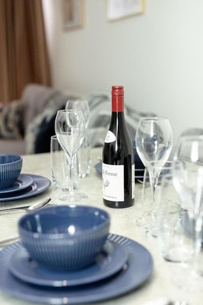 Elegant & Spacious Apartment - Minutes to Kensington