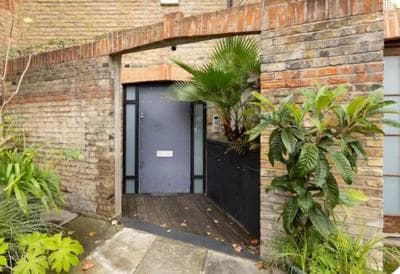 Charming designer 1 bed - check profile
