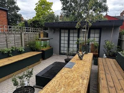 1 Bed Studio - Sleeps 2 - Parking - Wifi