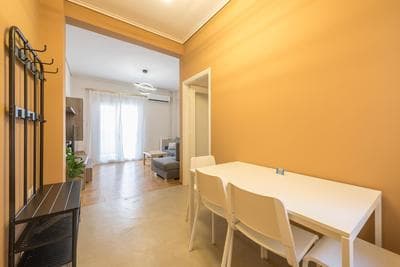 Stylish 2 Bd Urban Retreat Near Panormou Metro