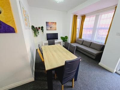 The Flat - 2 Bedroom apartment