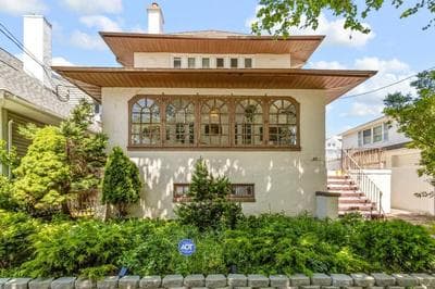 1 Block to Beach - 8BR 5BA Modern Historic Home