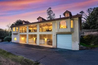 Big Oak Manor w/theater/hot tub/sauna/more