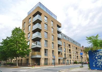 Modern 2 Bedroom Apartment Steps from Vauxhall St