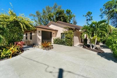 New 3 Bed Luxury Beach Home Heated Pool, Sleeps 9