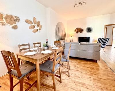 Holiday Appartement,kostenfrei Parkplatz,Innenstadt,6Personen,3SZ,EG,