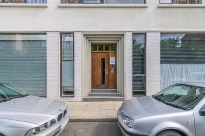 Modern Stylish 2 Bed 2 Bath Apt By LiveStay Short Lets & Serviced Accommodation London