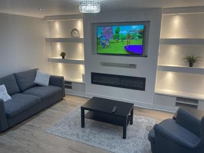 3Br-Free Parking- Near Transport Links
