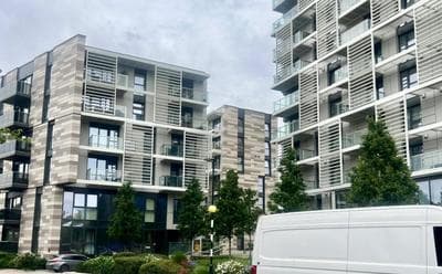 Spacious 2bed 2bath, 1 min walk to DLR, 4 mins to Canary Wharf