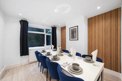 Elegant Abode in Shepherds Bush - Sleeps 10