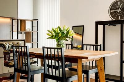 Radiant 2 BDR Apt with Balcony in luxury building