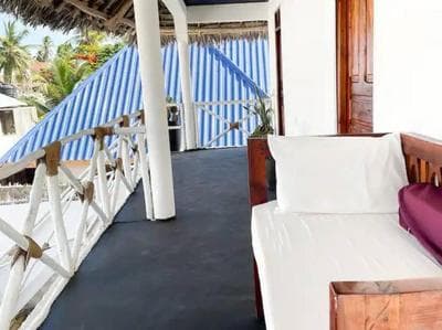 Private 4 Bedroom Villa & Pool Prime location Paje Beach Zanzibar 90m to beach shops bars restaurants AC WIFI TV Backup power