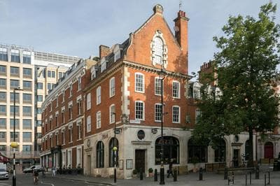 Urban Chic - Broad Court