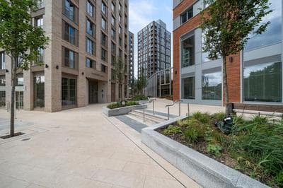 RentitRev Modern Flat in Exclusive Wandsworth Area
