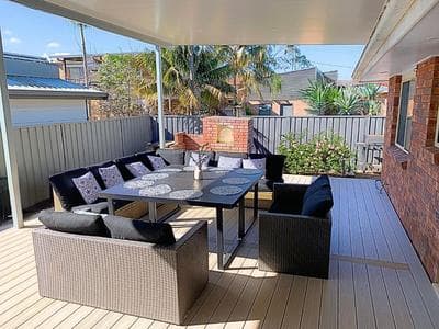 100m to Beach&Shop Spacious Pristine One Story Family Home