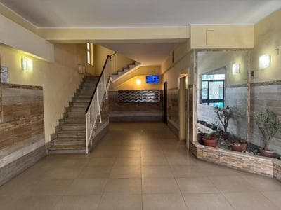 Apt with balcony in Roman Quiet
