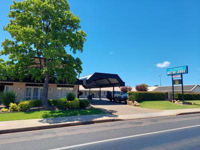 All Seasons Motor Lodge