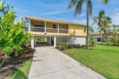Bonita Beach Getaway, 2 Bed, 2 Bath Couples Beach Escape