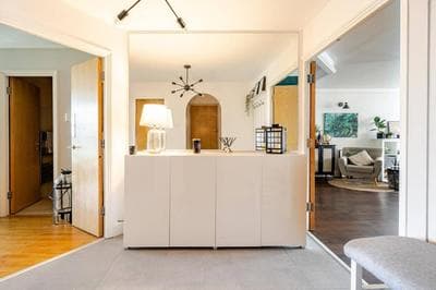 Stunning 2 bed Riverside Flat