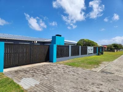 25 On Main Struisbaai