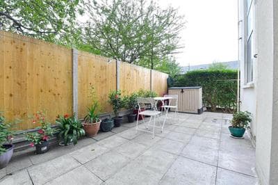 Central London 2 bedrooms apartment sleep 6 Free parking