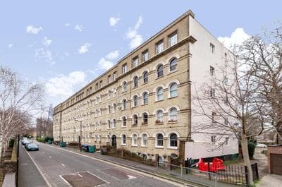 Cozy & Charming 2-Bedroom Flat in Prime Central London