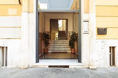 Domus Duca Claudius I Classy Vatican Apartment With Private Garden