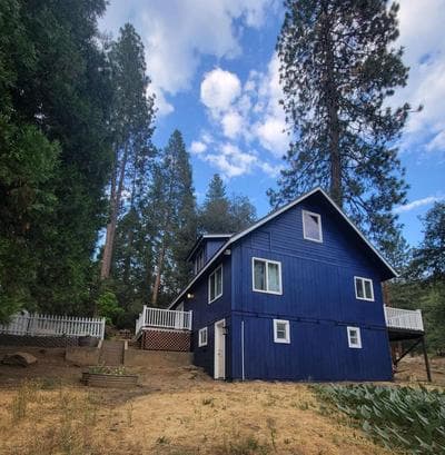 -Serendipity Lodge at Yosemite- BBQ-Full Kitchen-King Bed