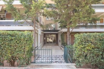 Voula's 2BR Escape Elegant and Stylish Living