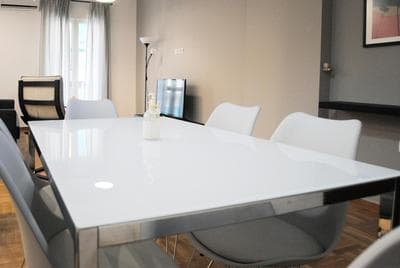 Renovated 2 Bedrooms Flat Near the center