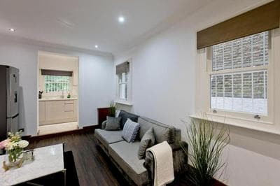 Spacious 2 bed flat with garden near Kensington
