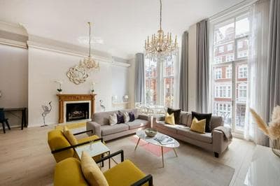 Presidential Residence with 14ft High Ceilings - Located in Knightsbridge