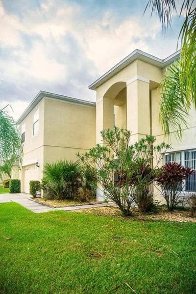 Crescent Lakes Villa