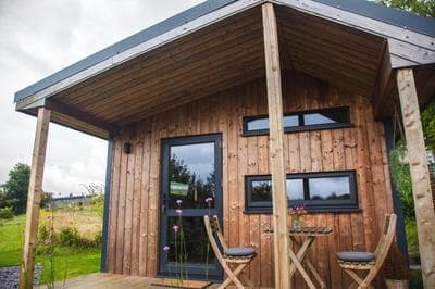 Luxury Glamping Cabin with Outdoor Bath on Cornish Meadow