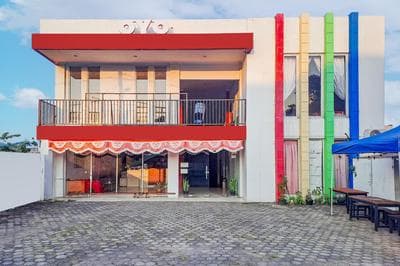 Hotel O Enggal Near Gor Saburai Formerly Hotel Pelangi