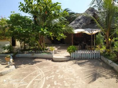 Uhuru art house