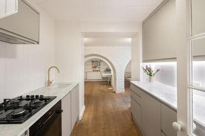 Veeve - Arches in Islington