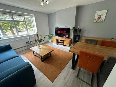 Simplistic 3 bed in Central London