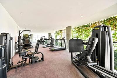 Luxury High-Rise 21st Floor 2 Bedroom 2 Bath Flat
