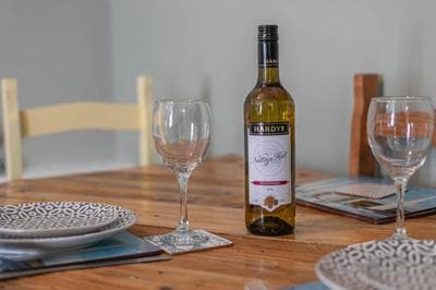 The Hideaway, Chic Coastal Apartment - Crabpot Cottages Sheringham