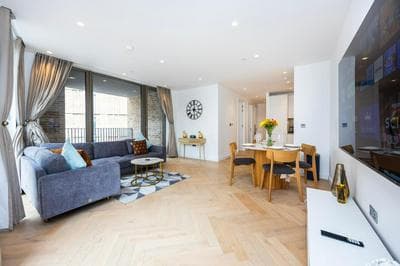Dollis Hill Executive Three Bed Superior Apartment