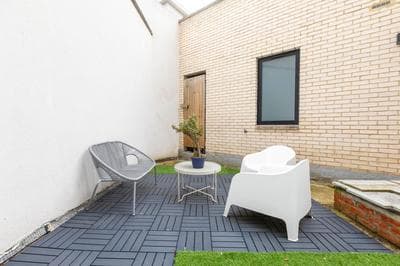 Bright & Spacious - Private Patio - Quiet Area