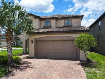 Luxury 5-bedroom Mansion with Private Pool BBQ Grill and more