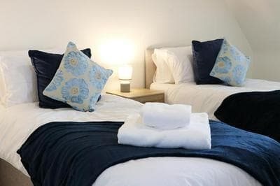 Modern 3-Bedroom - VAT Included - Private Drive Parking